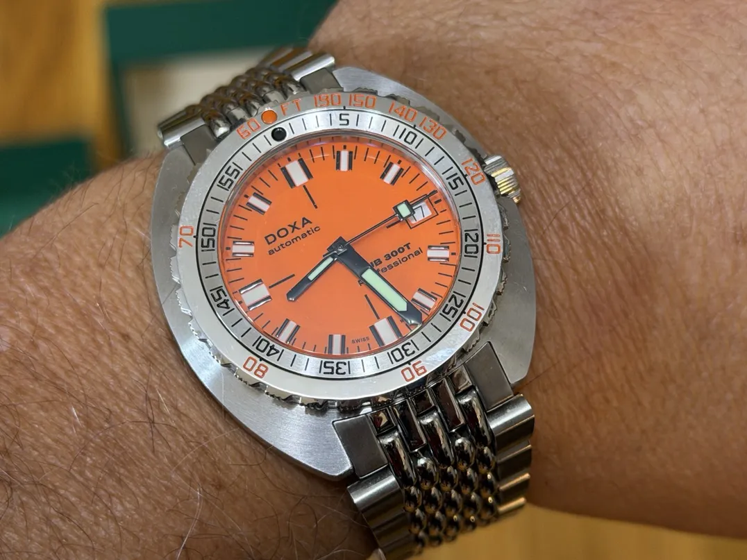 DOXA Sub 300T Professional 42.5mm Orange Dial Dive Watch Rotating Bezel on Bracelet Box / Papers / Card 840.10.351.10
