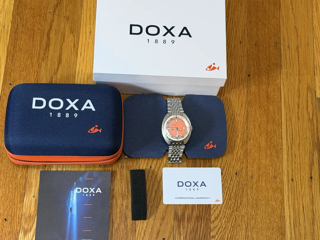 DOXA Sub 300T Professional 42.5mm Orange Dial Dive Watch Rotating Bezel on Bracelet Box / Papers / Card 840.10.351.10